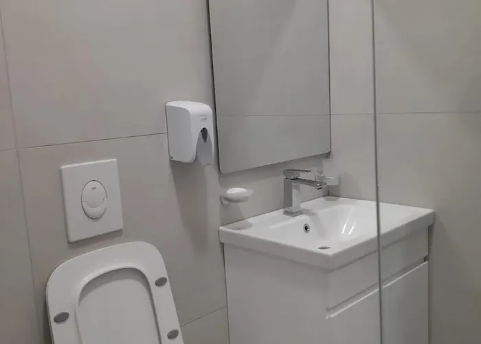 Lavender Lejlighed Golem (Tirana)